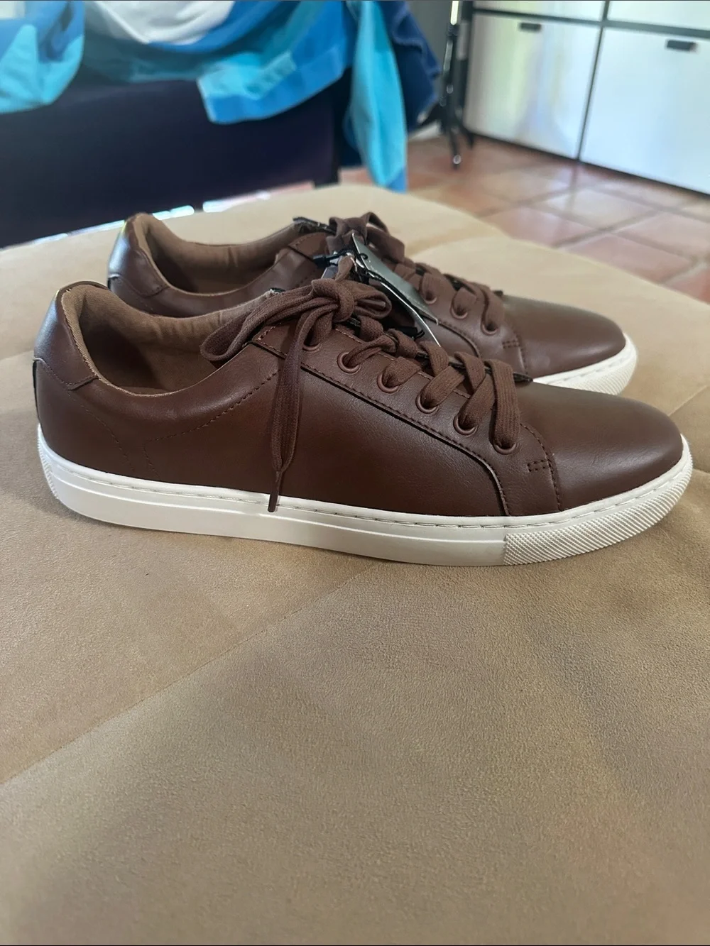 NWT Banana Republic Lace Up Sneaker Shoes Sz 10